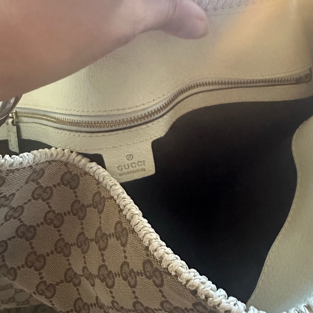 Gucci Tan Monogram Hobo Bag - LARGE - Picture 4 of 14